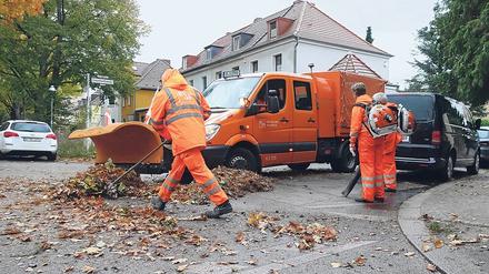 Fleißige Arbeitnehmer, leere Kassen. Die Kommunen haben im Vorfeld der Tarifauseinandersetzung das Kurzarbeitergeld kräftig aufgestockt. Eine Verschiebung der Tarifverhandlungen ins Wahljahr 2021 wollen die Arbeitgeber vermeiden. 