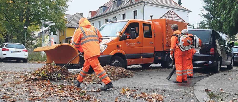 Fleißige Arbeitnehmer, leere Kassen. Die Kommunen haben im Vorfeld der Tarifauseinandersetzung das Kurzarbeitergeld kräftig aufgestockt. Eine Verschiebung der Tarifverhandlungen ins Wahljahr 2021 wollen die Arbeitgeber vermeiden.