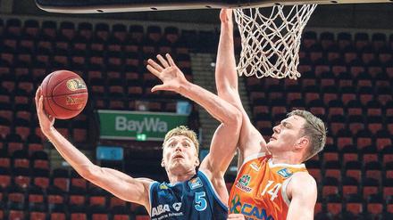 Alba Berlins Kapitän Niels Giffey will mit seinem Team die Serie von drei Siegen ausbauen. Foto: BBL-Foto/Imago