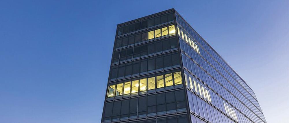 Überstunden dürfen Arbeitnehmer nur in absoluten Ausnahmen machen, warnen Arbeitsrechtler.