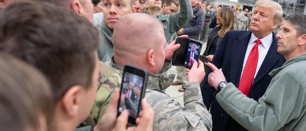 Die US-Airbase Ramstein besuchte Donald Trump im Dezember 2018. Ob sie von einem Teilabzug der US-Truppen betroffen wäre, ist nicht bekannt.