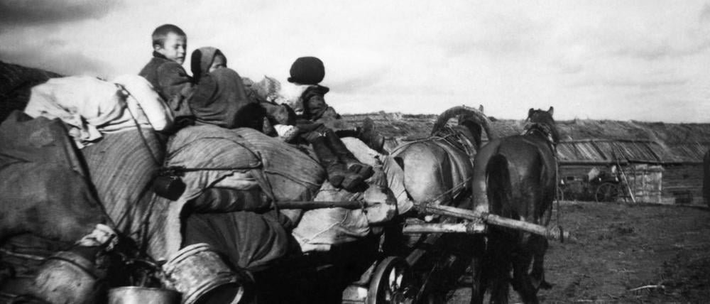 Flüchtlinge 1945 auf dem Weg in den Westen. Zum Internationalen Gedenktag erinnert unser Autor sich an seine Flucht.