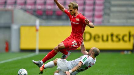 Sebastian Andersson trägt inzwischen das gleiche Trikot wie Kölns Rafael Czichos (unten).