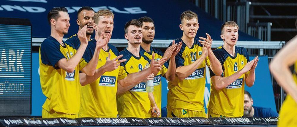 Lange Bank: Mit 15 Spielern ist Alba Berlin beim BBL-Finalturnier in München dabei.