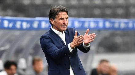 "Es ist noch ein langer Weg, den wir gehen müssen, um Substanz aufzubauen", sagte Herthas Trainer Bruno Labbadia nach der Niederlage gegen Frankfurt.