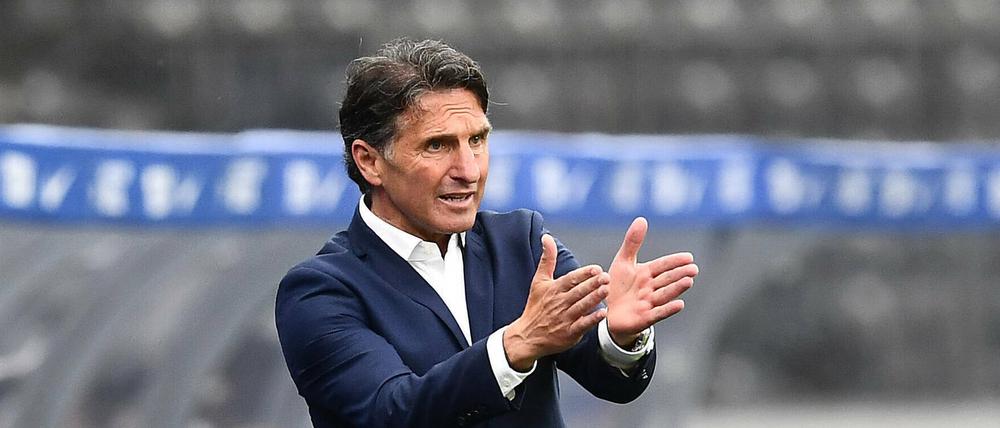 "Es ist noch ein langer Weg, den wir gehen müssen, um Substanz aufzubauen", sagte Herthas Trainer Bruno Labbadia nach der Niederlage gegen Frankfurt.