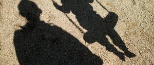 Ein 45-Berliner steht wegen wiederholten Missbrauchs vor Gericht. 