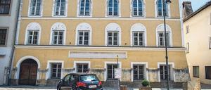 Amerikanische Truppen verhinderten die Sprengung von Hitlers Geburtshaus im österreichischen Braunau am Inn.
