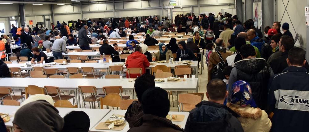 Risikofaktor Essen: Die Kantine in der Erstaufnahmeeinrichtung Ellwangen, hier vor der Pandemie, musste ihren Betrieb umstellen.