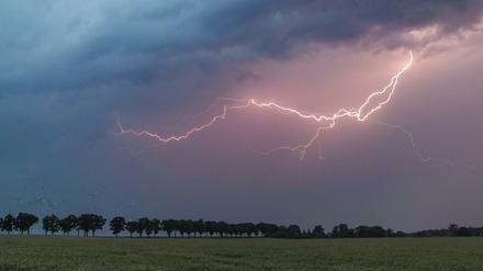 Der Deutsche Wetterdienst rechnet am Wochenende mit Gewittern in Berlin und Brandenburg.