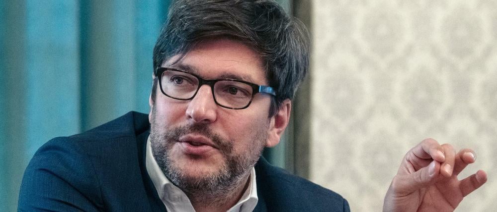 Justizsenator Dirk Behrendt stellt sich auf die Seite seiner Partei.