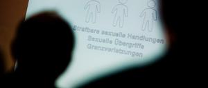 Einige Taten soll der Mann gefilmt haben.