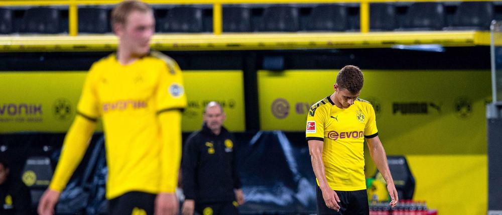 Das war nix: Die Enttäuschung war groß bei den BVB-Spielern nach der Pleite gegen Mainz.