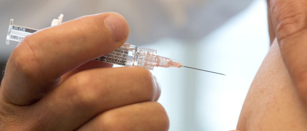 Suche nach einem Impfstoff gegen das Coronavirus: CureVac darf testen (Symbolbild)
