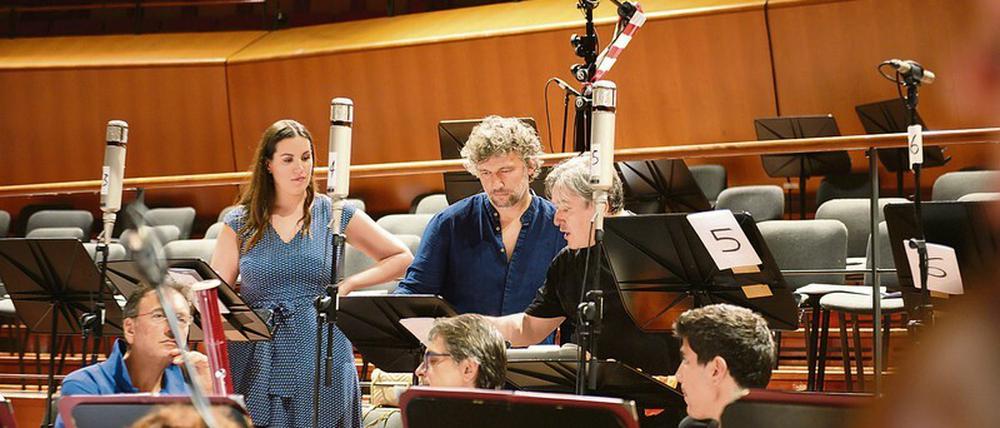 Federica Lombardi, Jonas Kaufmann und Antonio Pappano bei der CD-Aufnahme in Rom.