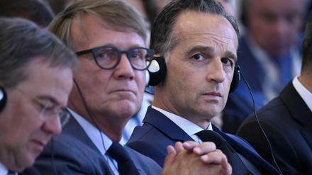 Hält nichts von den Äußerungen Armin Laschets (l.): Außenminister Heiko Maas (r.).