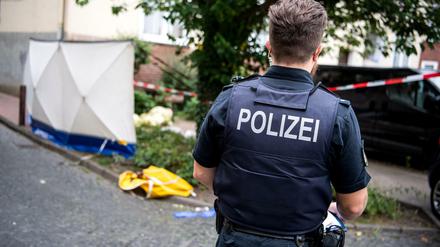 Ein 54-jähriger Mann war bei dem Einsatz im Bremer Stadtteil Gröpelingen erschossen worden.