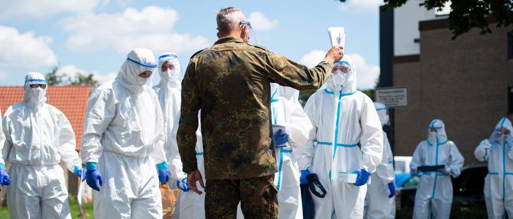 Die Bundeswehr unterstützt die Versorgung der Quarantäre-Wohnsiedlung von Tönnies.