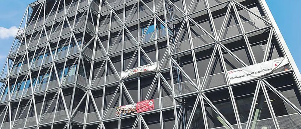 Blattlinien. Das Verlagsgebäude der „tageszeitung“ in der Berliner Friedrichstraße. 