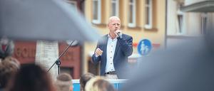 Wieder da. Der brandenburgische AfD-Chef spricht in Senftenberg vor seinen Anhängern. 