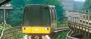 Die Idee einer Magnetschwebebahn ist nicht gerade neu: Hier eine Testfahrt der sogenannten "M-Bahn" 1986. 