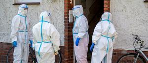 40 mobile Testteams waren unterwegs, um zu prüfen, ob Angestellte der Firma Tönnies die Quarantäne einhalten.