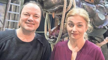 Ganz oldschool. Lutz Hübner und Sarah Nemitz. 30 Stücke des Autorenpaares sind jährlich auf deutschen Bühnen zu sehen.