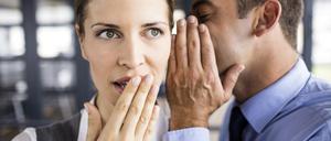 Negative Nachrichten. Wer lästert, killt mitunter die Stimmung und macht sich unbeliebt.