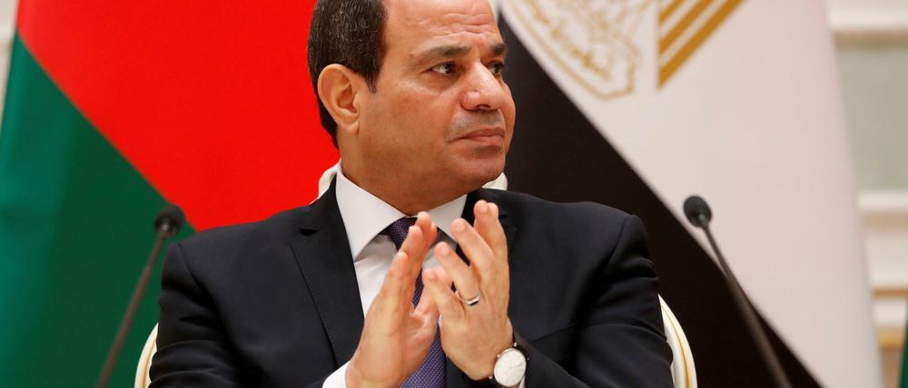 Ägyptens Präsident Abdel Fattah al-Sisi äußerte sich am Sonntag erstmals öffentlich zu einem möglichen Libyen-Einsatz. (Archivbild)