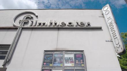 Licht aus. Das Colosseum ist wohl die längste Zeit ein Kino gewesen. 