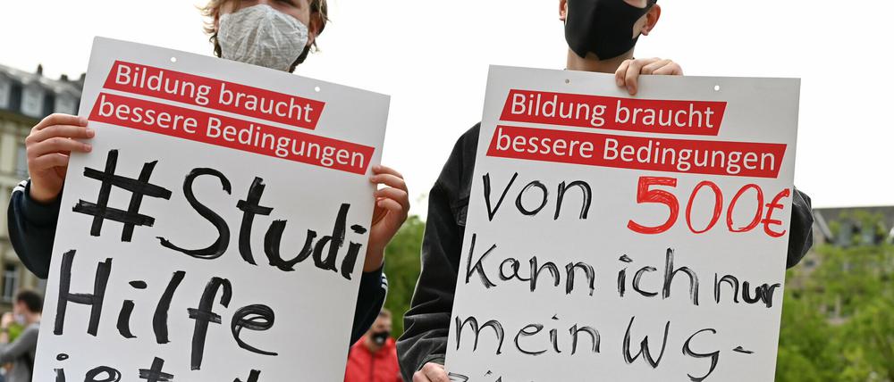 Das Nothilfe-Programm von Bundesbildungsministerin Anja Karliczek wird von vielen Seiten als unzureichend kritisiert.