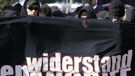 Zu allem entschlossen. Neonazis bei einem Aufmarsch in Berlin. Die Gruppe Nordadler wollte den Nationalsozialismus wiederbeleben.