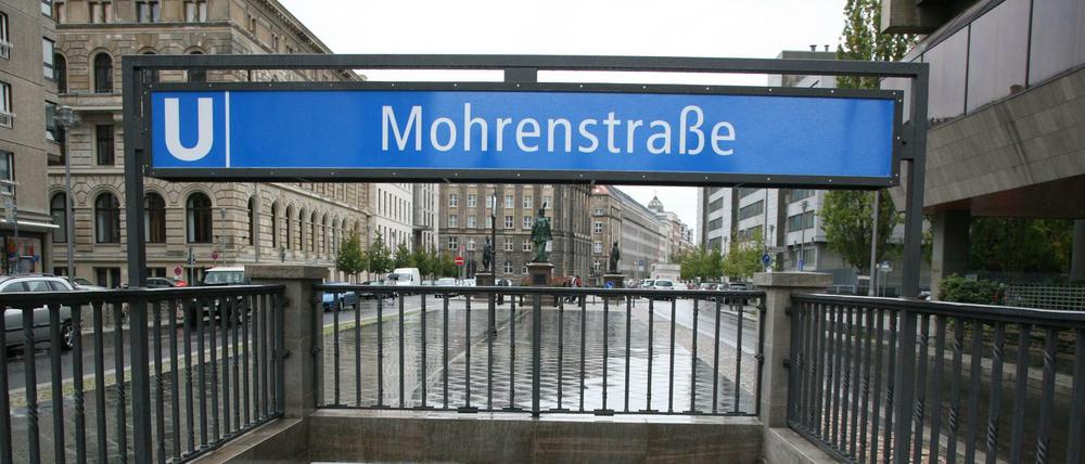Der Eingang zum U-Bahnhof Mohrenstraße in Berlin-Mitte.