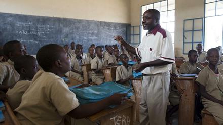 Eine Schule in Rumonge, im Süden von Burundi. Die Welt ist laut einem Unesco-Bericht noch sehr weit vom Ziel einer Schulbildung für alle entfernt.