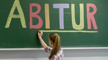 Die Hürden zum Abitur in Berlin wurden abgesenkt. Das soll anders werden, empfiehlt die Kommission.
