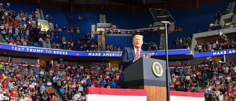 Viele Sitze bleiben leer. Präsident Donald Trump bei der Rally in Tulsa, Oklahoma.