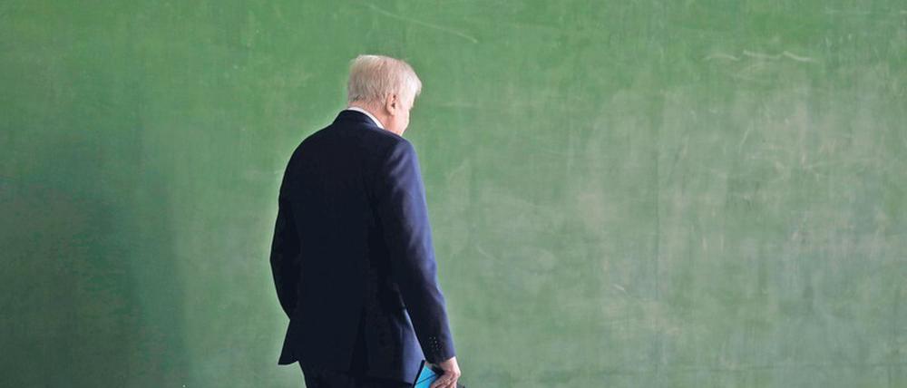 Horst Seehofer hat die Veröffentlichung des Verfassungsschutzberichtes überraschend verschoben. 