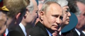 Präsident Wladimir Putin stellt den Machterhalt über Corona-Maßnahmen.