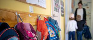Wie gewonnen, so zerronnen. Einige Kinder sind als Erstkontakte erkrankter Kinder jetzt wieder zu Hause in Quarantäne.