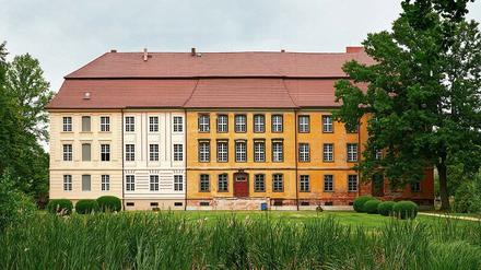 Landsitz für die Kunst. Das Barockschloss Lieberose bröselt pittoresk.