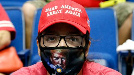 Noch nie gab es so viele Neuinfektionen an einem Tag – trotzdem spielt US-Präsident Donald Trump das Coronavirus als leichte Grippe herunter.