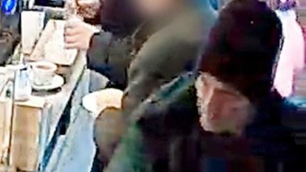 Hinweise zu seiner Identität nimmt jede Polizeidienststelle entgegen.