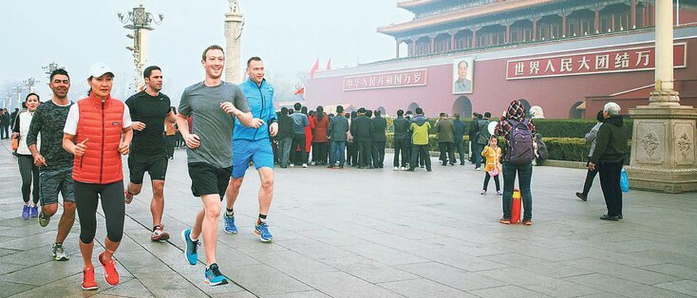 Facebook-Chef Mark Zuckerberg joggte 2016 werbewirksam durch Peking.