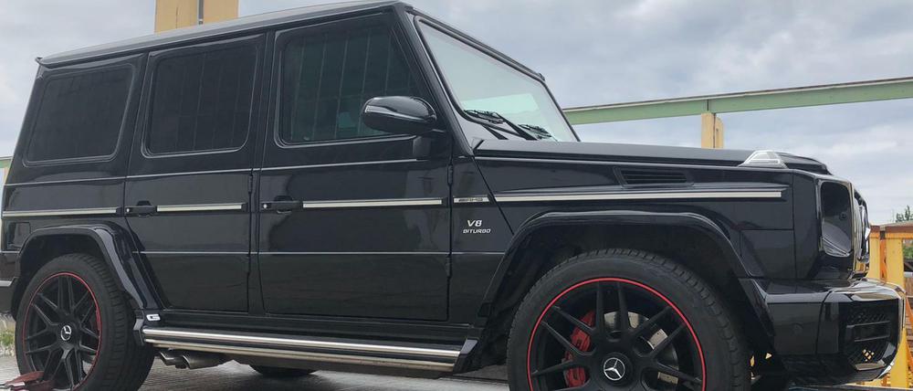 Die Bande handelte mit Luxuswagen aus Russland - an Zoll und Finanzamt vorbei. 