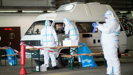 Corona-Testsstelle auf einem Flughafen im Kreis Gütersloh