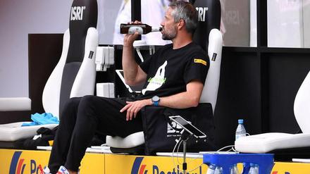 Schluck aus der Pulle. Trainer Marco Rose hat mit Gladbach viel erreicht.