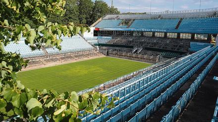 Das Gras wachsen hören – und sehen. Ab 13. Juli bestreiten im Steffi-Graf-Stadion des LTTC Rot-Weiß internationale Topstars ein Showturnier. Ein Tag nach dem ursprünglichen Finaltag des abgesagten Klassikers von Wimbledon wird damit in diesem Jahr doch noch auf Rasen gespielt – und das sogar vor Zuschauern. 