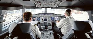Bereit für den Start. Die Lufthansa-Aktionäre wollten genau wissen, wie es beim Unternehmen weitergeht. Auf der Hauptversammlung im Internet musste der Vorstand am Donnerstag insgesamt 639 Fragen der Gesellschafter beantworten. 