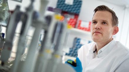 Hendrik Streeck, Direktor des Institut für Virologie an der Uniklinik in Bonn
