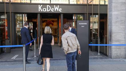 Das KaDeWe ist nach der Corona-Pause sei Ende April wieder geöffnet. Am Donnerstag öffnet auch ein Online-Shop. 
